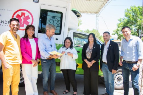 VIDEO | Frigerio entregó una ambulancia y anunció obras para el hospital de Feliciano