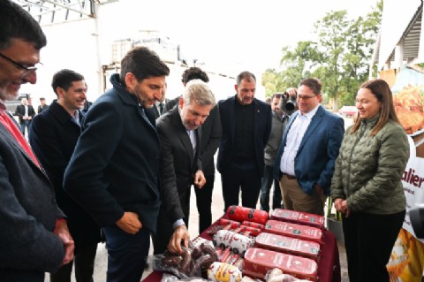 VIDEO | Frigerio y Pullaro entregaron el decreto de adhesión al RINI a Granalier