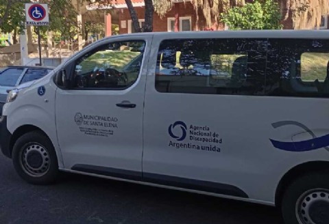 La unidad móvil del Área de Discapacidad del municipio de Santa Elena está activo