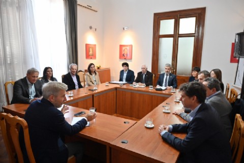 Frigerio analizó junto a empresarios e industriales la situación del sector privado en la provincia
