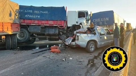 Siniestro vial múltiple en uno de los puentes del enlace vial Rosario-Victoria