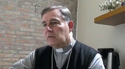 Raúl Martín, nuevo arzobispo de Paraná, saluda a los fieles tras su designación