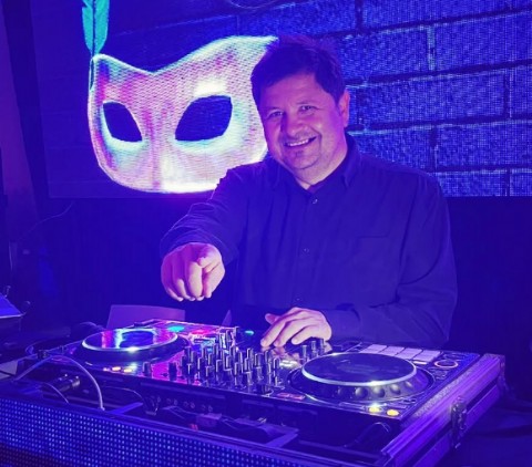 DJ Gustavo "Pako" Redondo: el alma detrás de las fiestas más recordadas de Paraná