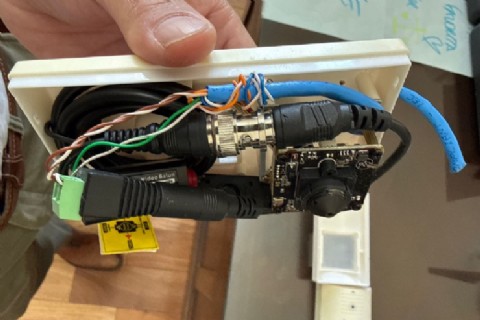 El Gobierno denunció el hallazgo de dispositivos de espionaje en oficinas oficiales