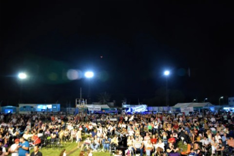 Viale: se llevó a cabo la tercera noche de la Fiesta del Asado con Cuero