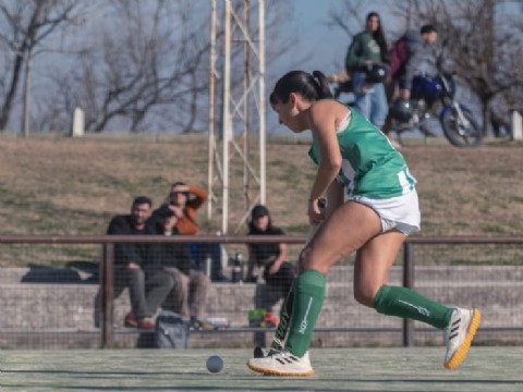 Gimena Adriel, la joven promesa del hockey entrerriano que busca cumplir un nuevo sueño