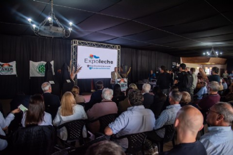 Rogelio Frigerio participó de un homenaje a Jorge Chemes en Nogoyá y recordó su rol en la Región Centro