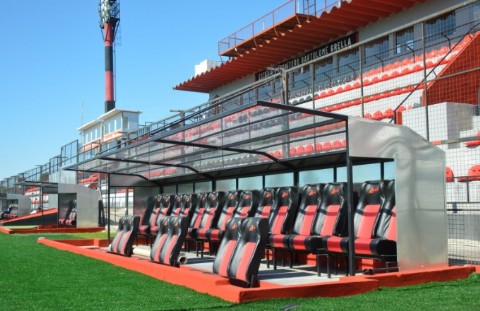 Paraná: Paraguas, banderas y fiesta bajo la lluvia: Patronato abre el juego ante San Miguel