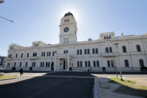 VIDEO | La Provincia cerró la paritaria estatal con un aumento remunerativo y liquidará por decreto a los docentes
