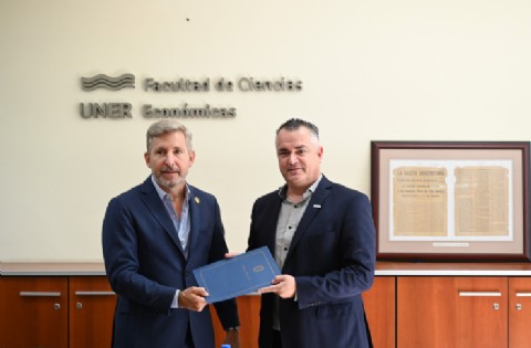 VIDEO | Entre Ríos transfirió a la UNER el inmueble donde funciona la Facultad de Ciencias Económicas