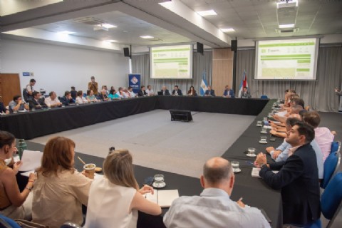 Frigerio dialogó con legisladores provinciales sobre la reforma previsional