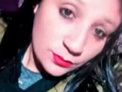 Encontraron el cuerpo de una mujer arrastrada por un arroyo y buscan a su hija desaparecida