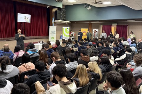 Más de 100 jóvenes de Federal participaron de talleres sobre empleo y derechos laborales