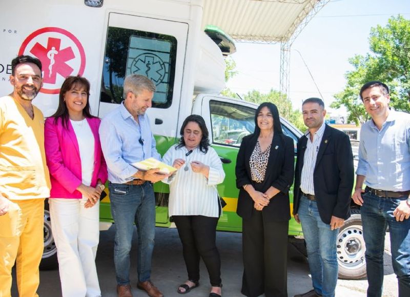 VIDEO | Frigerio entregó una ambulancia y anunció obras para el hospital de Feliciano
