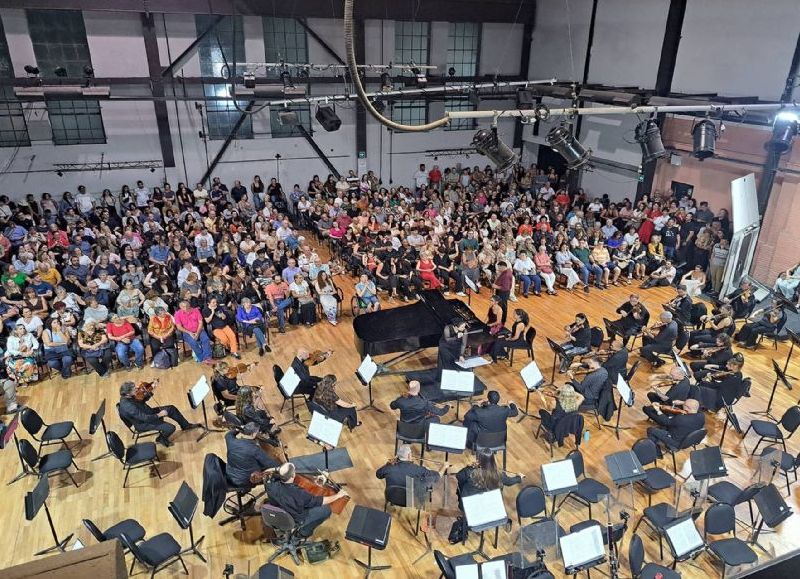Más de 400 personas disfrutaron de la Sinfónica de Entre Ríos en La Vieja Usina