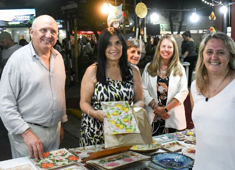VIDEO | La vicegobernadora Aluani recorrió la Feria Navideña de Crespo