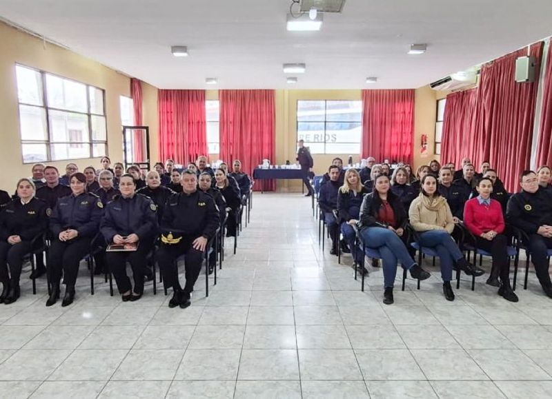 Capacitaron a equipos de salud de la Policía de Entre Ríos en prevención del suicidio