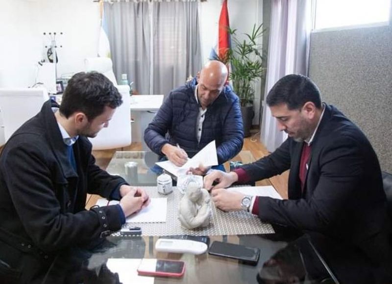Colonia Avellaneda: el intendente Weiss rubricó un convenio con la Facultad de Ciencia de la Gestión
