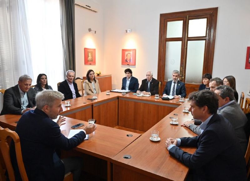 Frigerio analizó junto a empresarios e industriales la situación del sector privado en la provincia