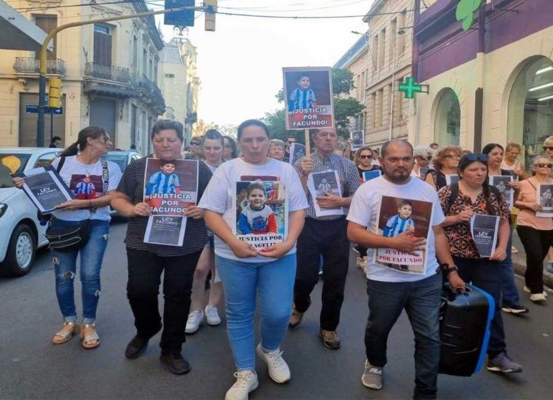 Paraná: se llevó a cabo una marcha pidiendo justicia por Facundo, el niño que falleció tras presunta mala praxis