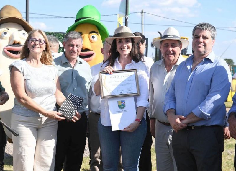 Victoria Villarruel visitó la Fiesta del Arroz en la provincia