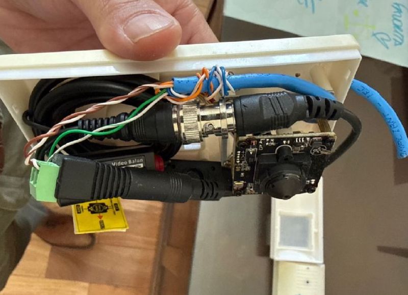 El Gobierno denunció el hallazgo de dispositivos de espionaje en oficinas oficiales