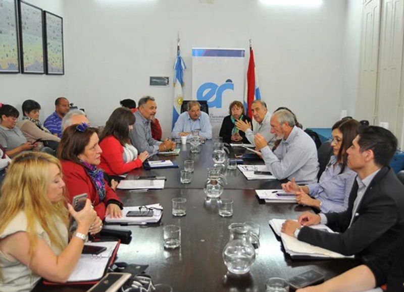 VIDEO | Paraná: Ballay expuso el proyecto de presupuesto en la legislatura