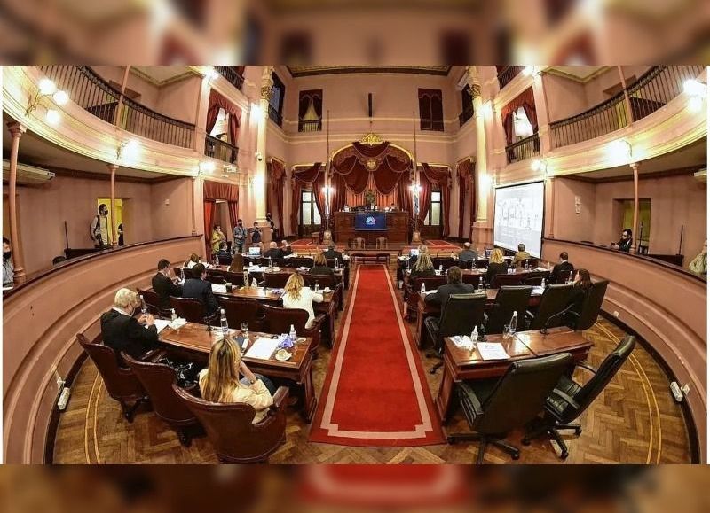 Proponen condonar deuda de impuesto inmobiliario a quienes donen inmuebles a comunas y municipios