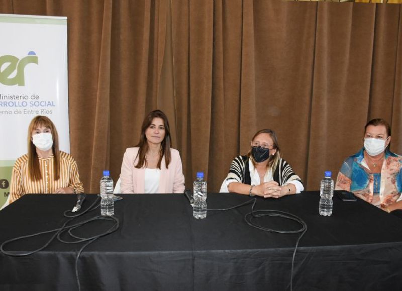 La Provincia articula la entrega de frazadas del programa Cobijar con los gobiernos locales