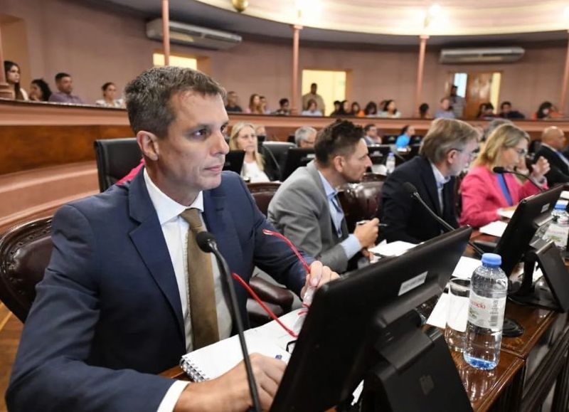 Cresto criticó a Frigerio y a Bordet