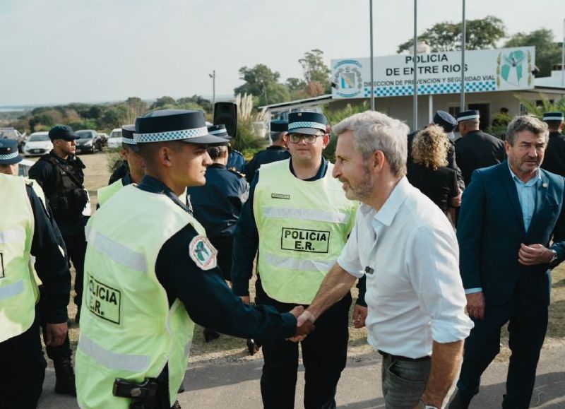 Frigerio anunció incrementos en los haberes de la Policía de Entre Ríos