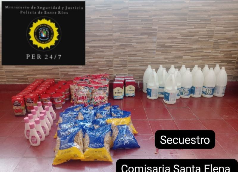 Sustrajeron mercadería de un camión estacionado en Santa Elena y la encontraron en Los Cuarteles