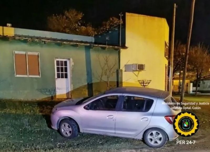 Insólito hecho en Colón: le robó el auto, dinero y pertenencias a su pareja mientras dormía