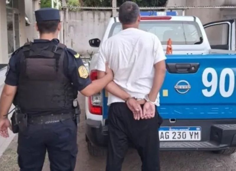 Detuvieron a un hombre luego de atacar con un arma de fuego una casa en barrio Belgrano