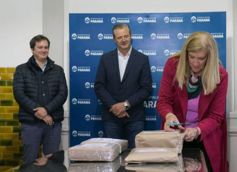 Bahl y Romero comenzaron la transición de mandato en la Municipalidad de Paraná