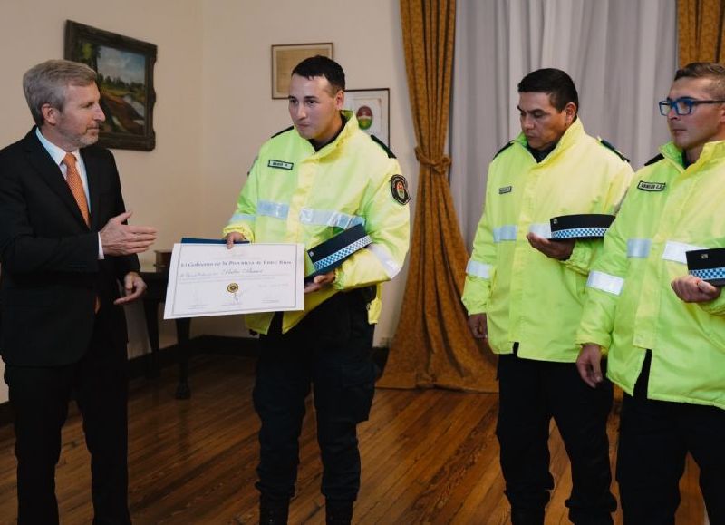 VIDEO | Reconocimiento a policías que detectaron 500 kilos de explosivos en puesto caminero