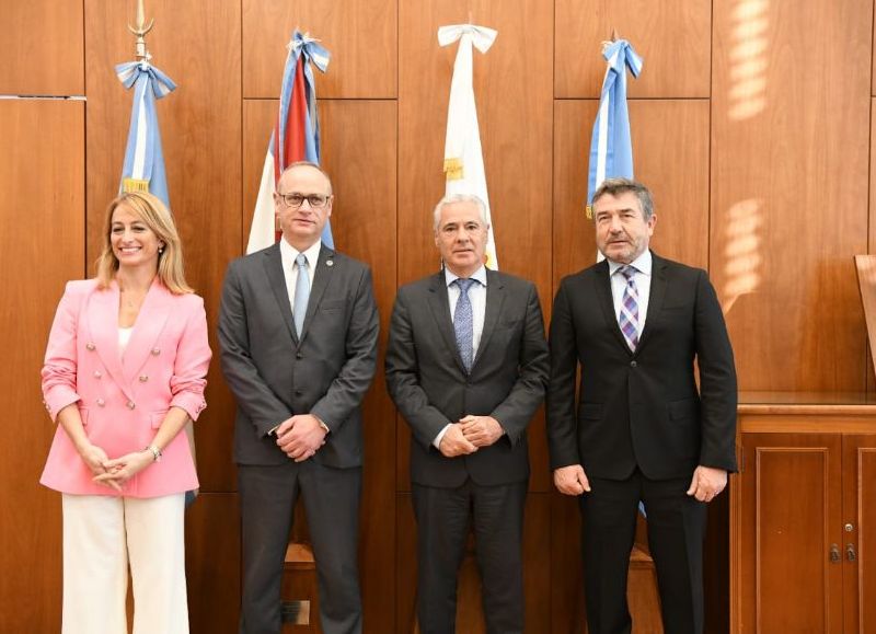 El presidente del Superior Tribunal de Justicia Leonardo Portela recibió al ministro Roncaglia