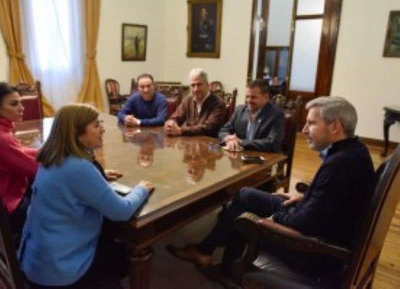 Trabajadores de LT14 se reunieron con Frigerio y trataron la situación de los medios públicos