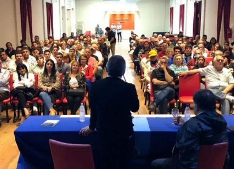 "Hace años que vienen empuñando todo tipo de armas contra Cristina", expresó Urribarri