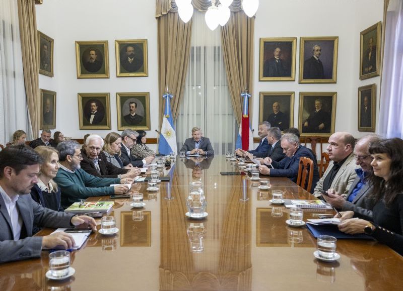 Frigerio encabezó una nueva reunión de gabinete y avanzó en medidas para agilizar inversiones