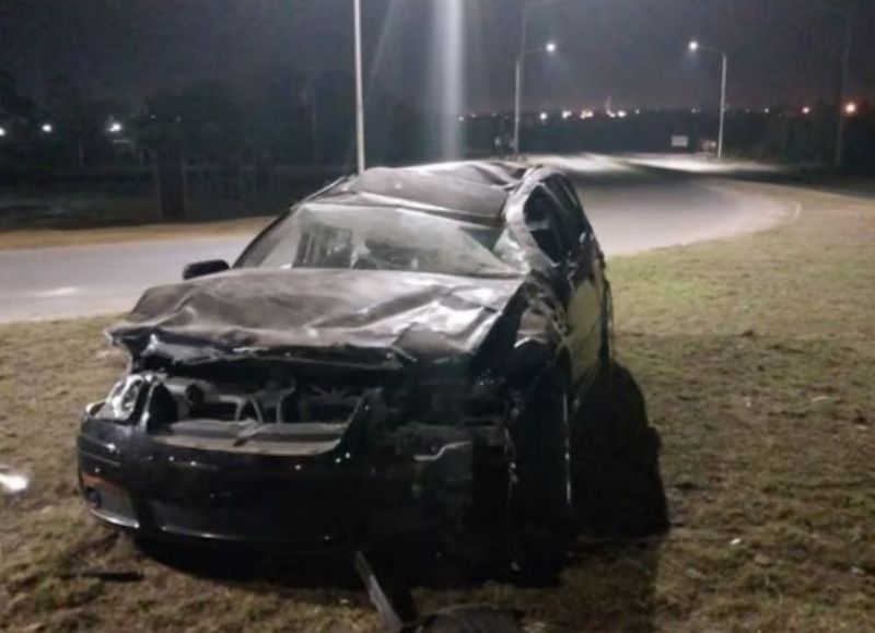 Paraná: joven sufrió traumatismo de cráneo tras violento vuelco en Acceso Norte