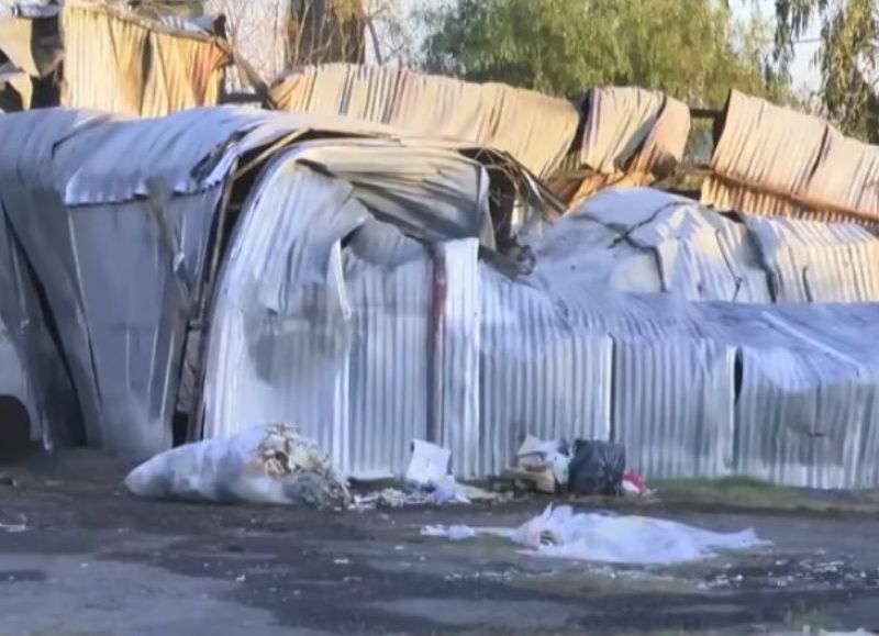 Paraná: la fábrica de colchones quedó destruida