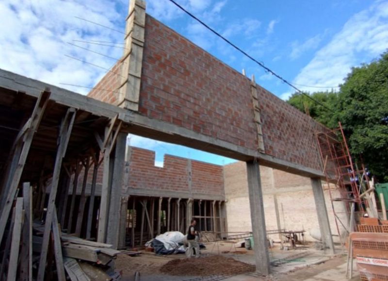 Daniel Rossi recorrió la obra de la nueva sucursal del Banco Nación en Santa Elena