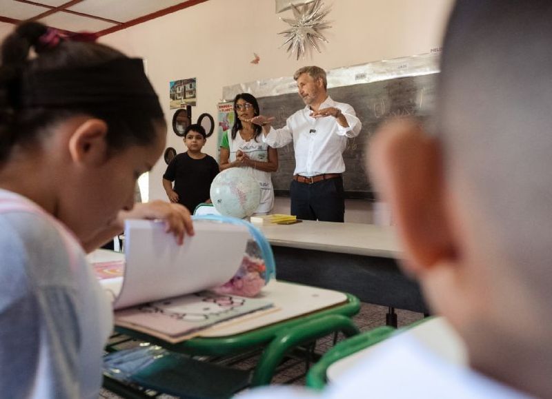 Frigerio inauguró el ciclo lectivo en Villa Paranacito