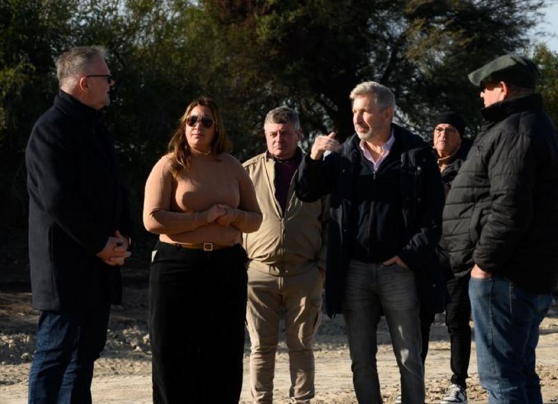 VIDEO | Frigerio recorrió las obras en el acceso pavimentado a Puerto Curtiembre
