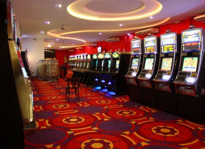 Empleados provinciales de tragamonedas reclaman por sueldos atrasados