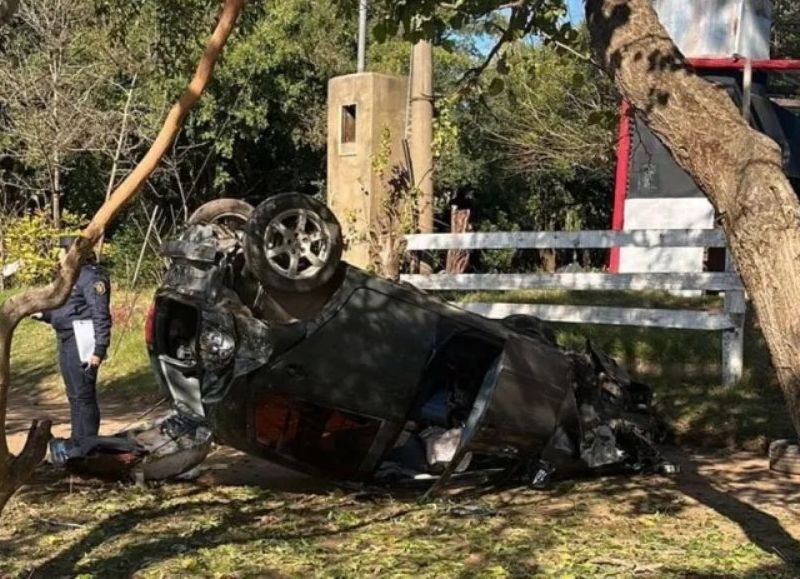 Dos heridos tras el violento vuelco de un auto cerca del Puente Rosa