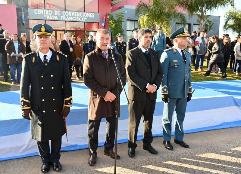 Cadetes y aspirantes juraron fidelidad a la Bandera en Villaguay