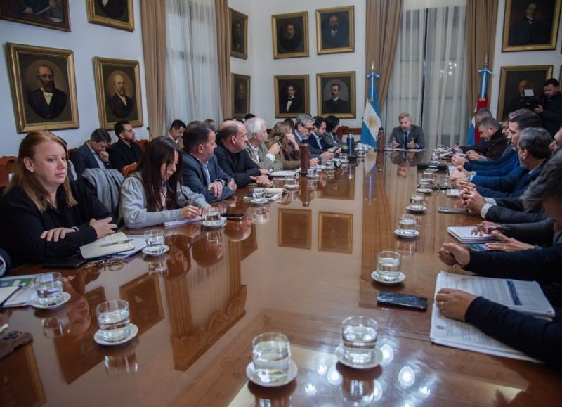 VIDEO | Frigerio reunió a su gabinete y legisladores para acelerar la agenda de reformas en Entre Ríos